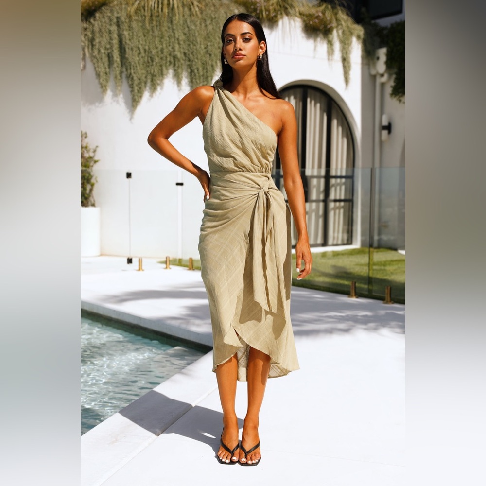 NWT Hello Molly Golden Vibes Midi Dress